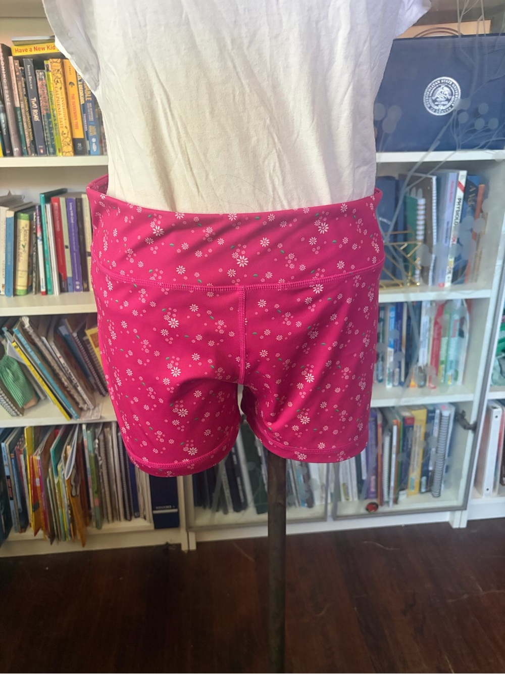 White daisy on hot pink short